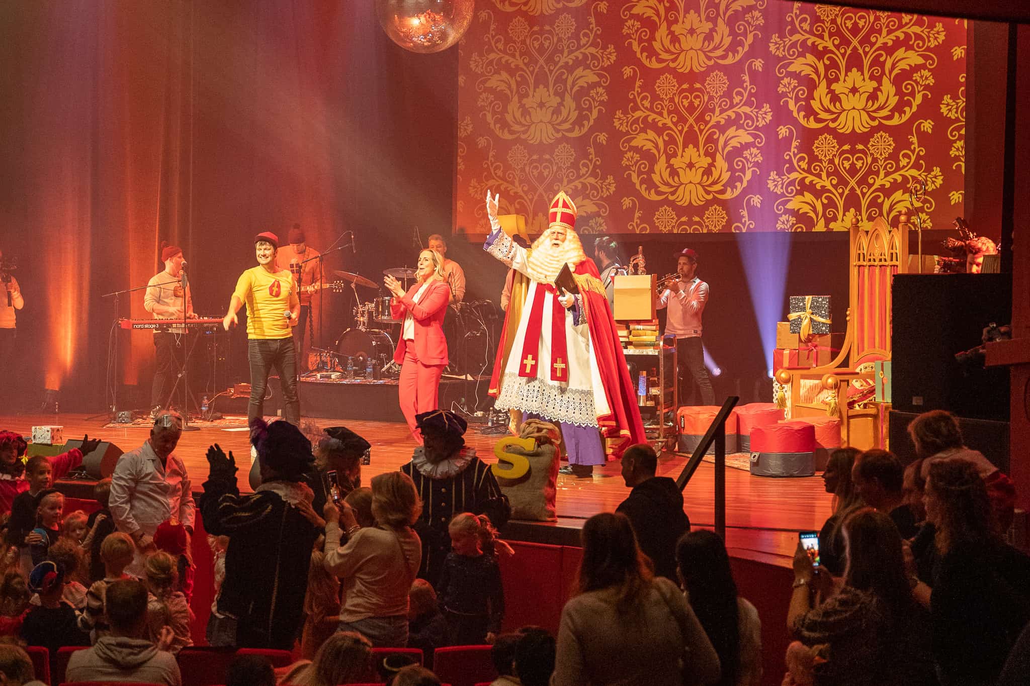 Het Sinterklaas Theaterfeest voor Centraal Beheer in Apeldoorn